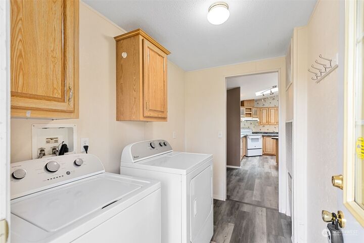 Property Photo:  664 NE Saturn Lane  WA 98311 