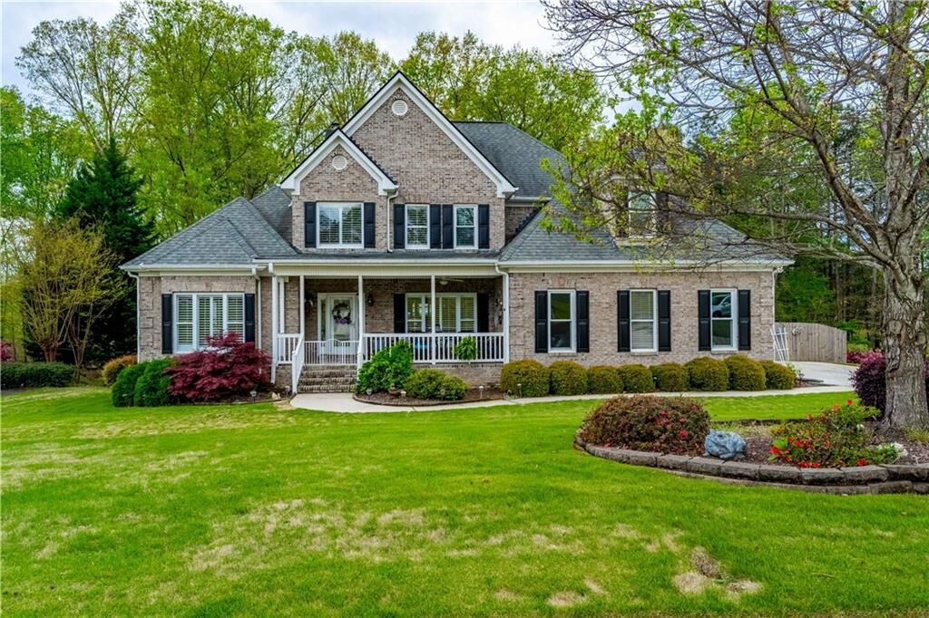 Property Photo: 916 Edgewater Drive GA 30052