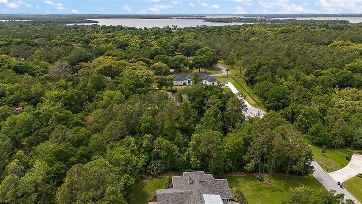 Property Photo: 7077 Norne Ln FL 32757