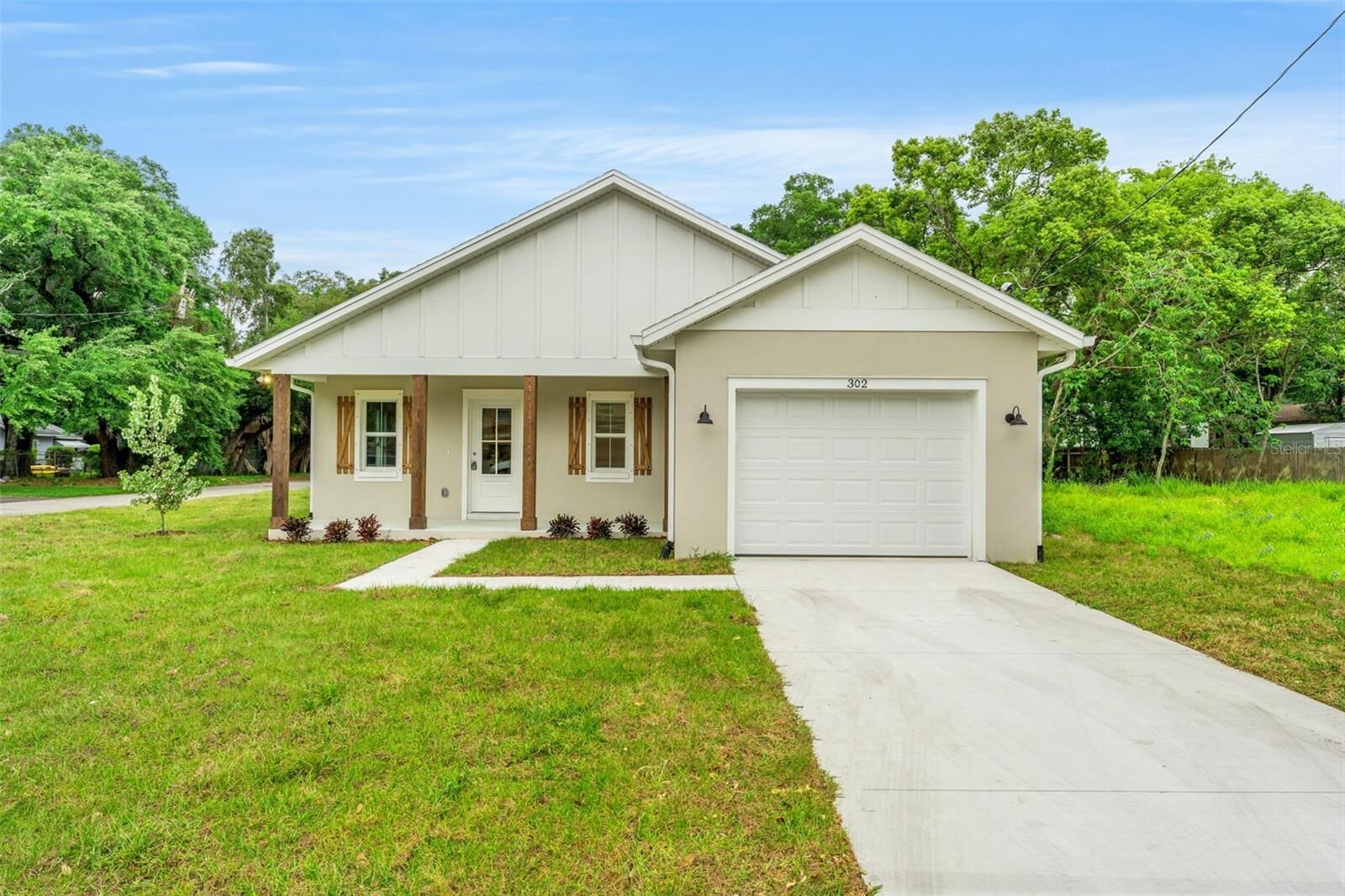 Property Photo:  302 E Virginia Avenue  FL 33603 
