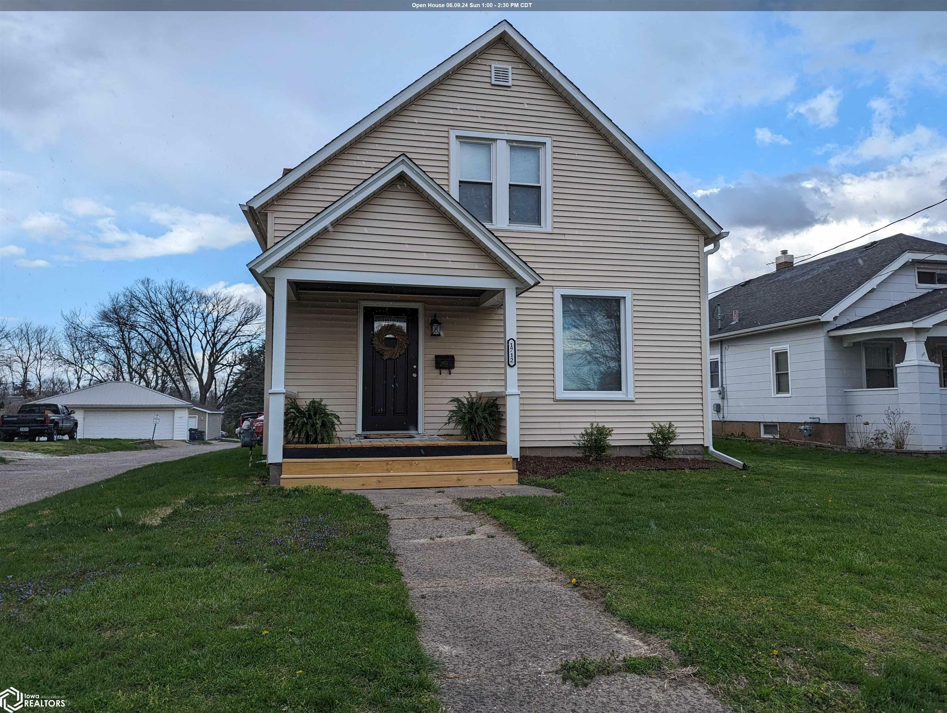 Property Photo:  1712 Agency Street  IA 52601 