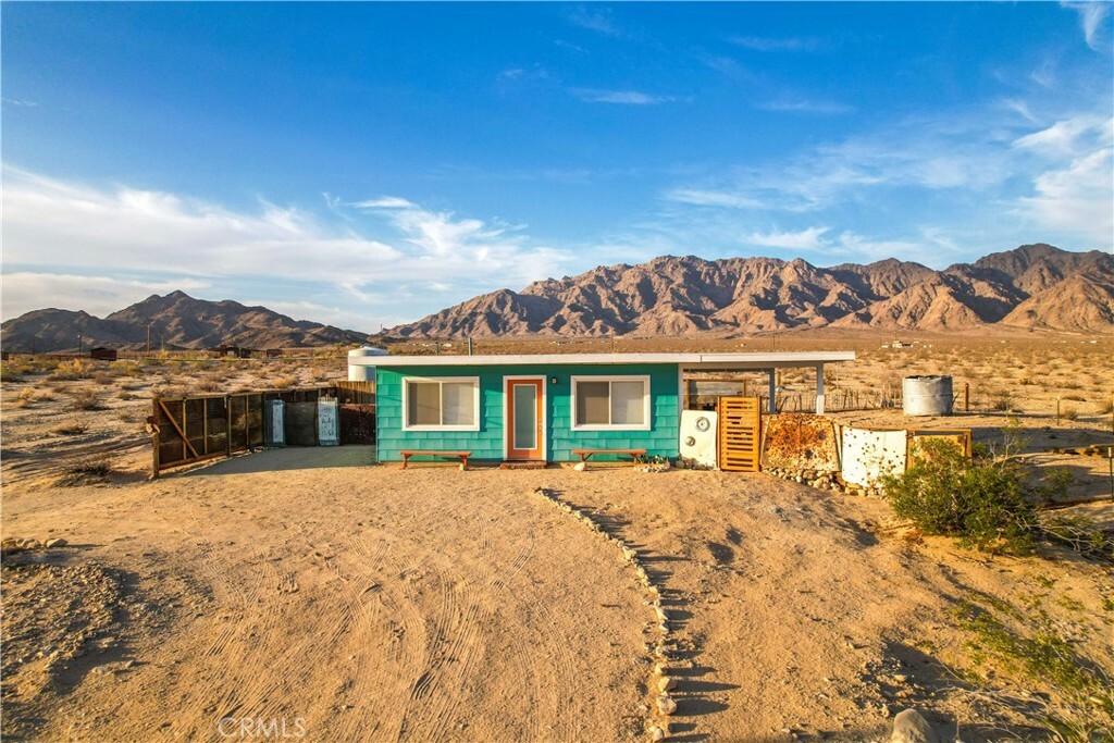 Property Photo:  3975 Amboy Road  CA 92277 