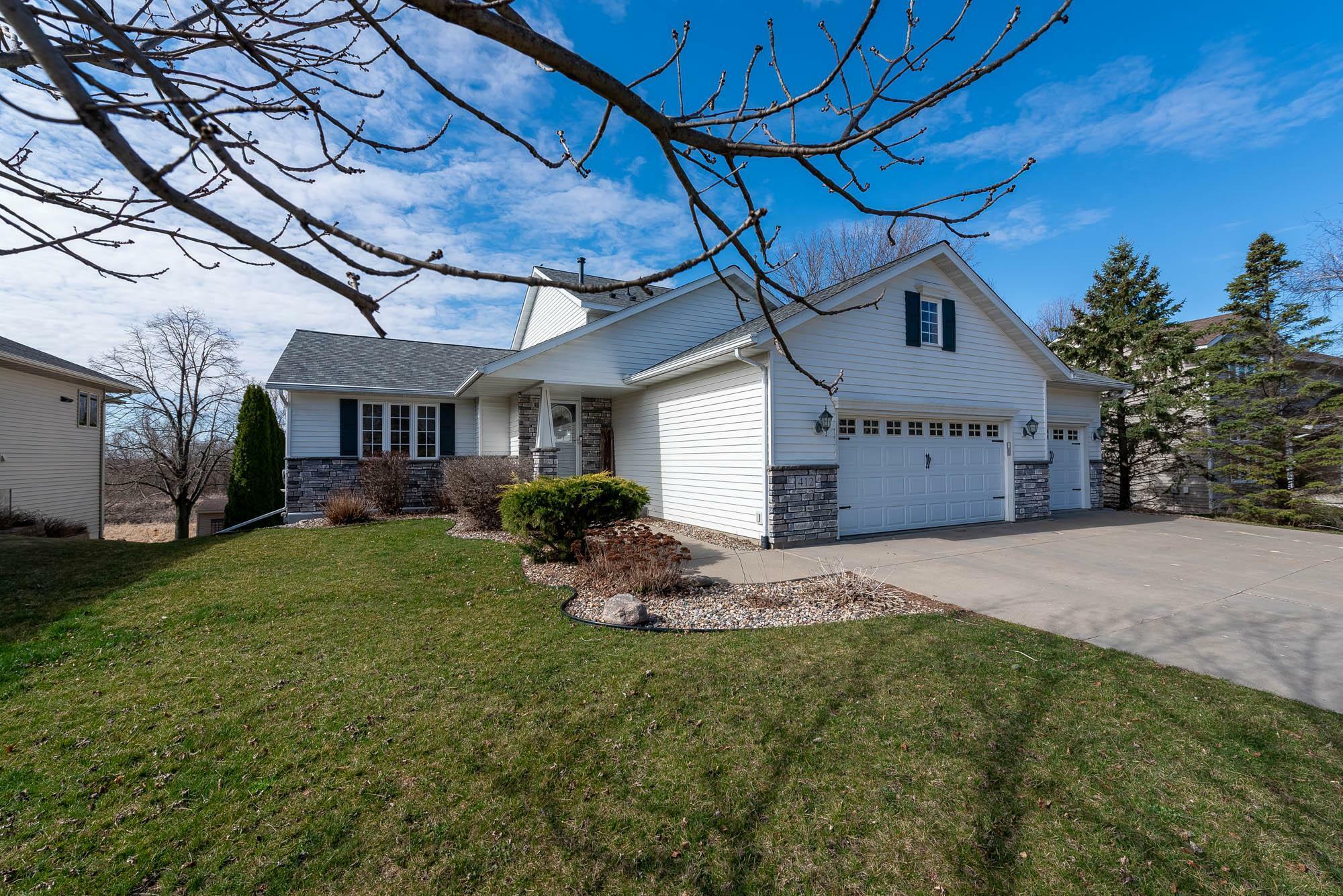 Property Photo:  412 Thomas Drive  MN 56024 