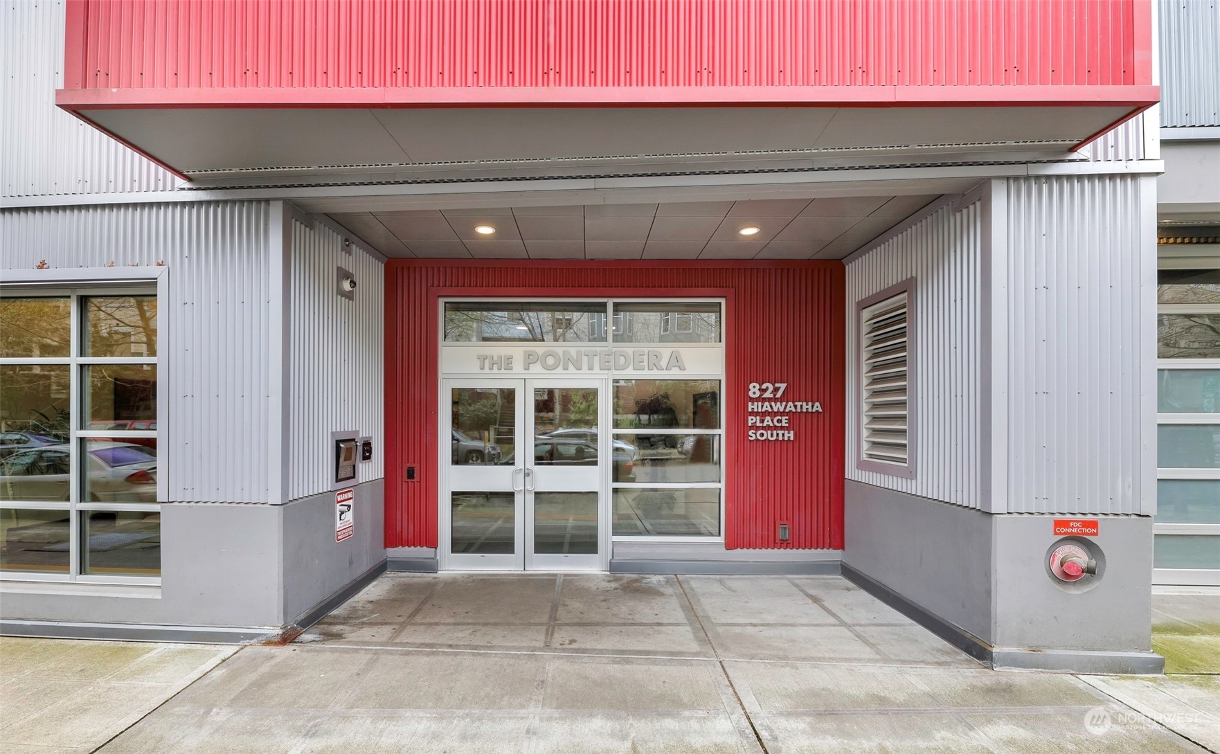 Property Photo:  827 Hiawatha Place S 409  WA 98144 
