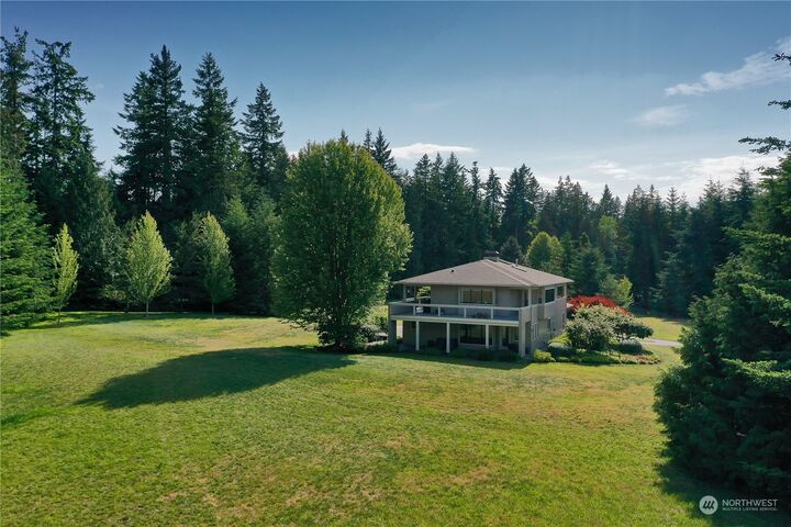 Property Photo: 3054 Lakeview Way WA 98260