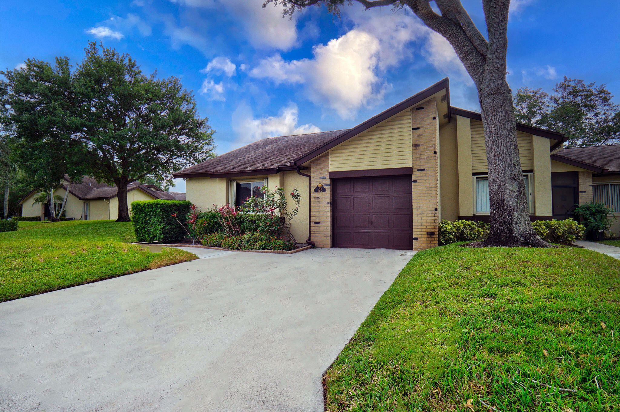 Property Photo:  125 Ramblewood Circle  FL 33411 