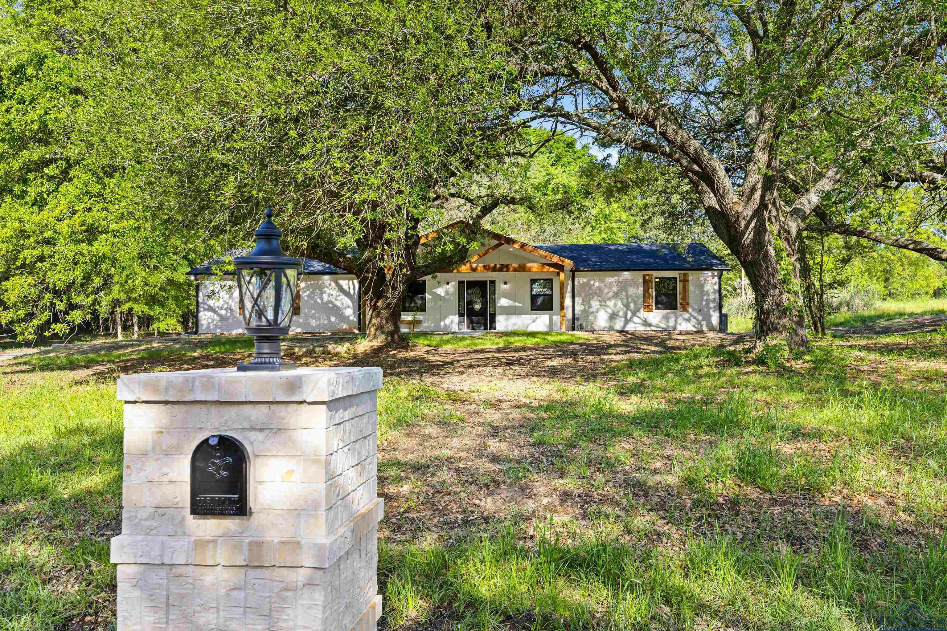 Property Photo:  2851 Zinnia Rd  TX 75640 