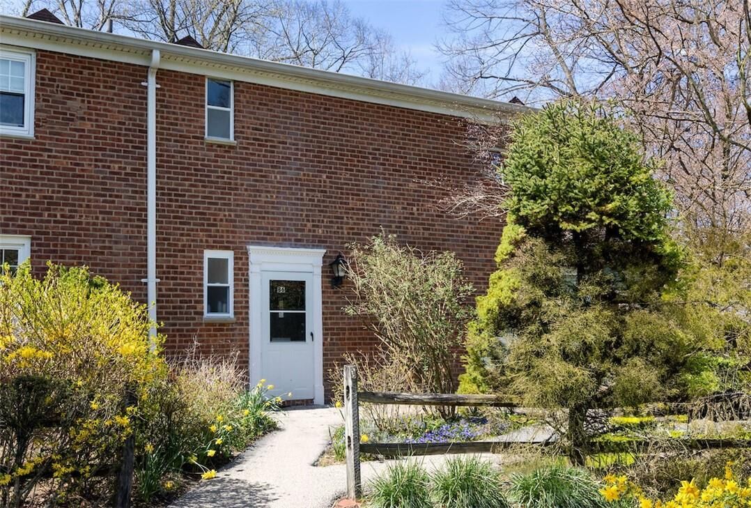 Property Photo: 100 Cedar Street B6 NY 10522