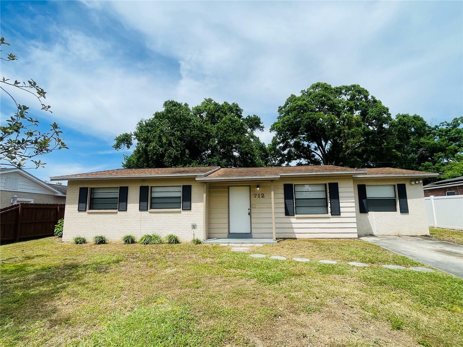 Property Photo:  712 Clayton Street  FL 33511 