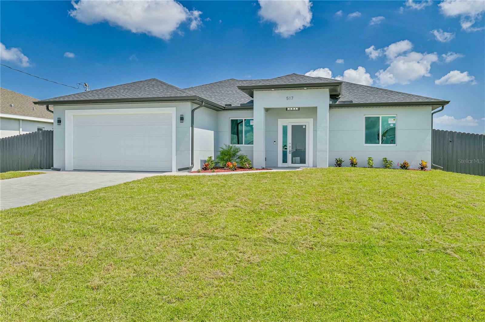 Property Photo:  517 NW 3rd Street  FL 33993 