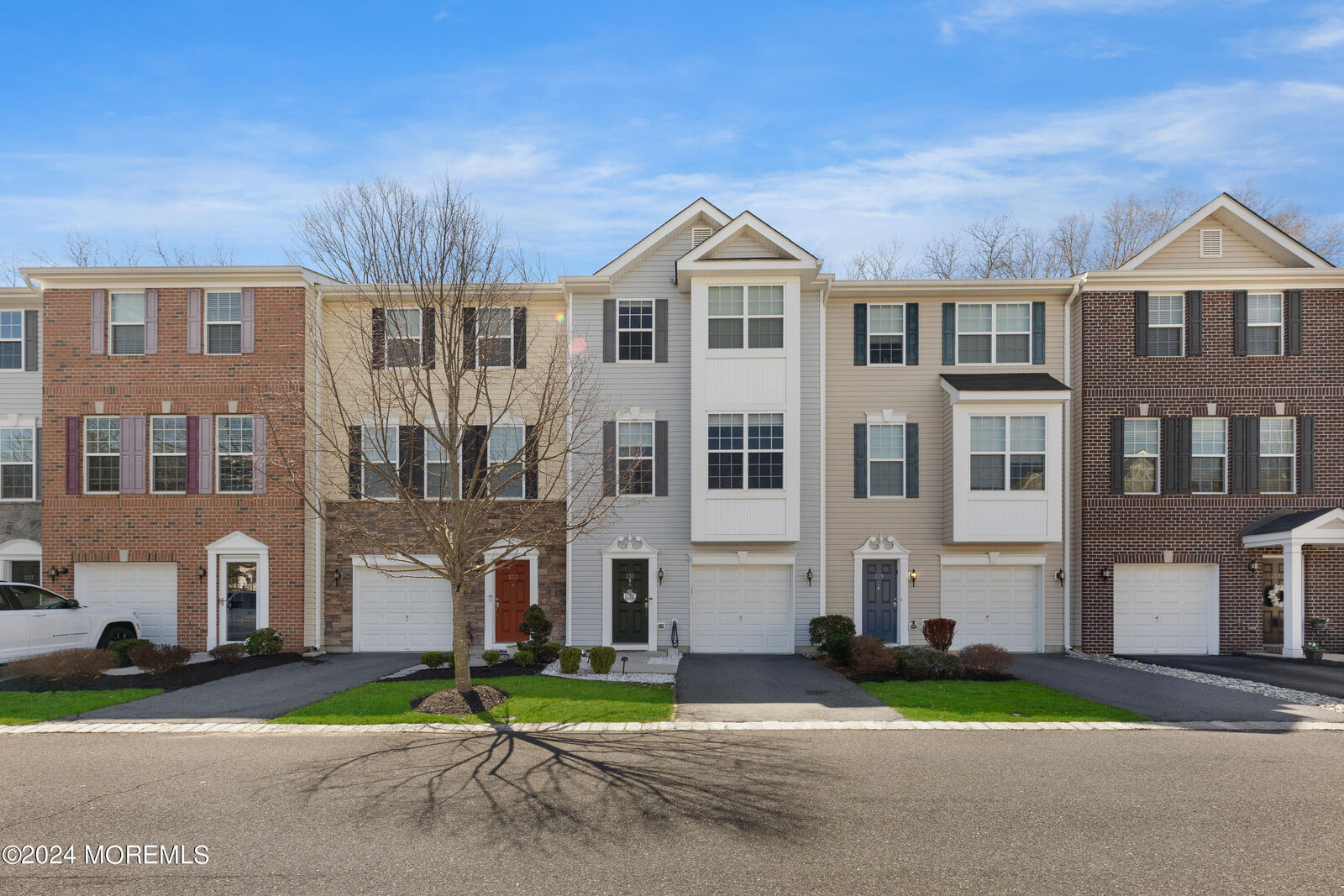 Property Photo:  231 Chickadee Court  NJ 07731 