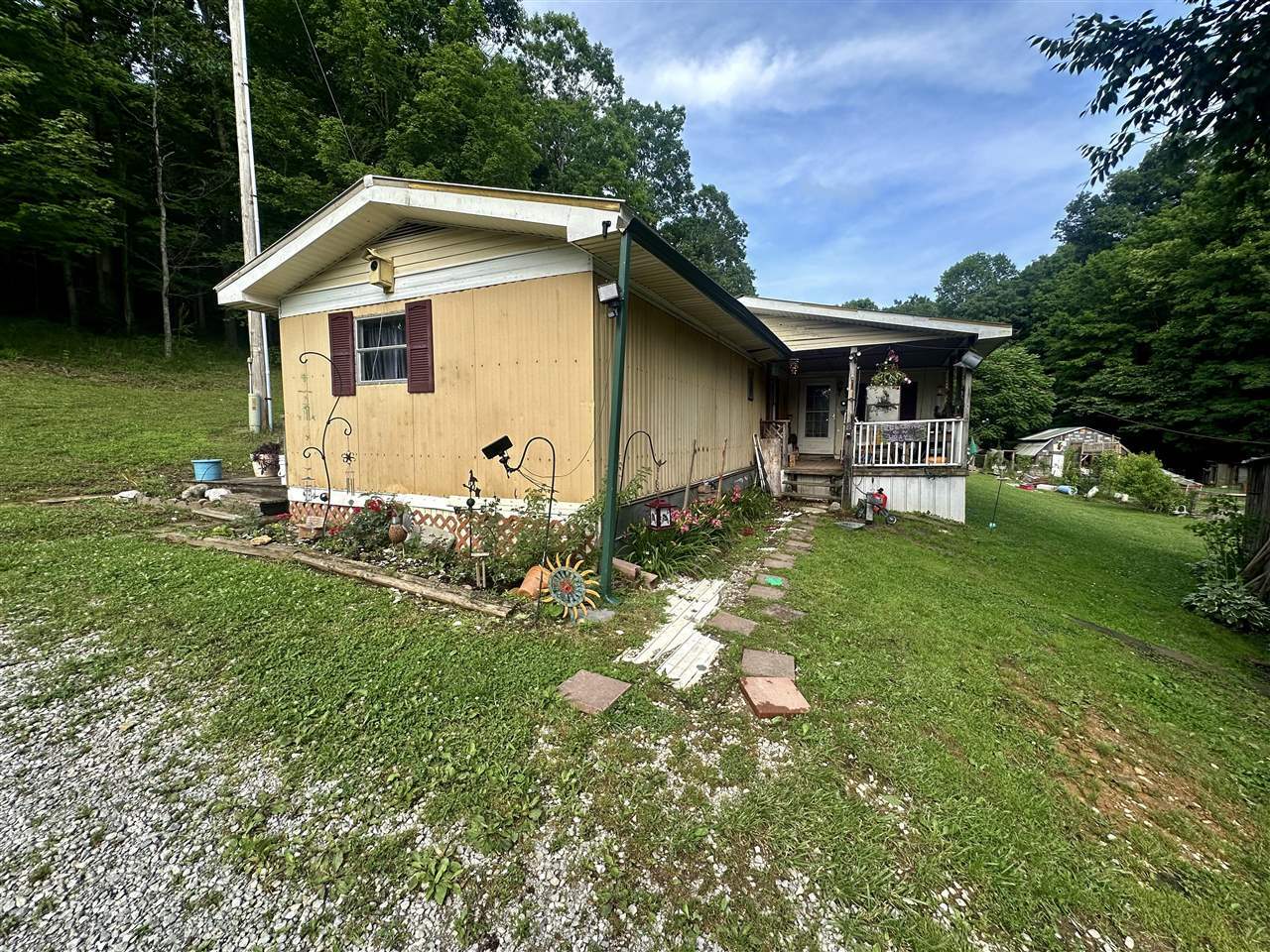 Property Photo:  1671 Breeding Road  KY 42129 