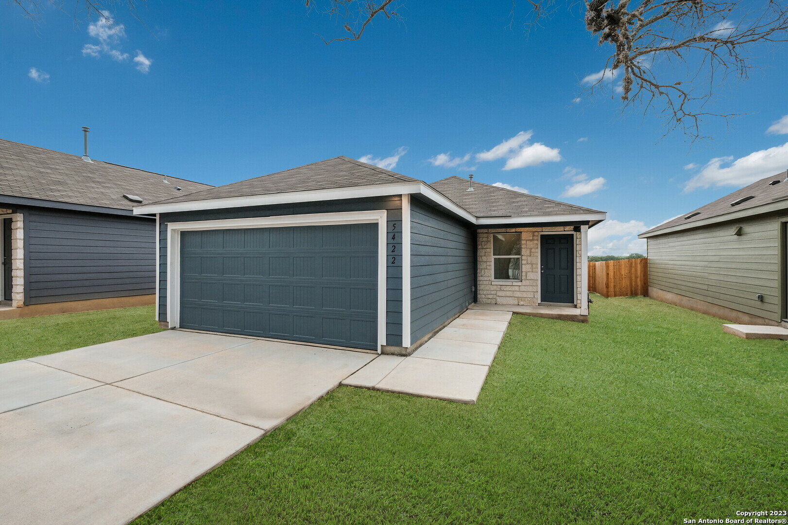 Property Photo:  11718 Field Briar  TX 78109 