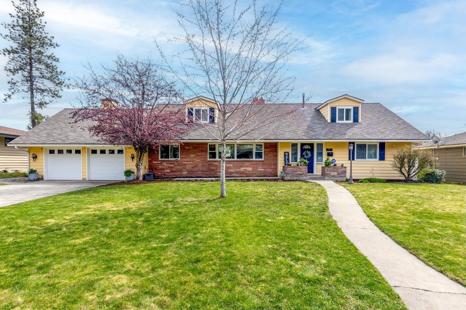 House for sale in Spokane 4219 S Crestline St, Spokane, WA 99203