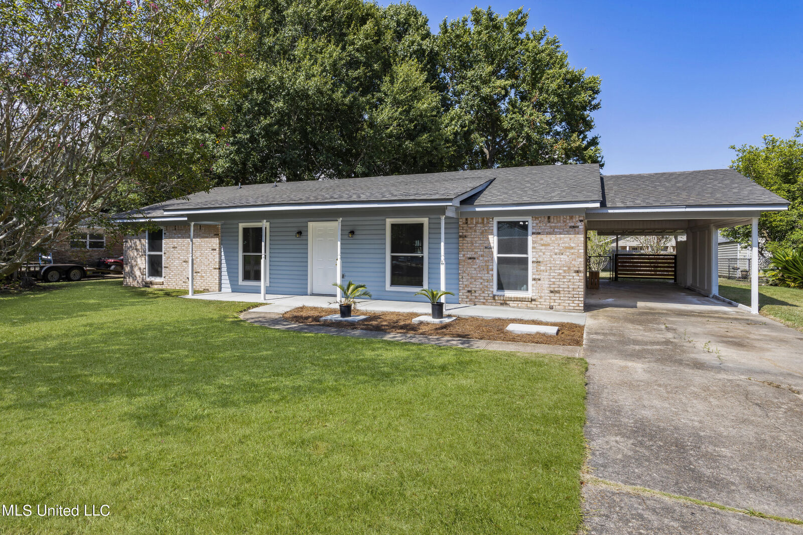 Property Photo:  1314 Queen Park Circle  MS 39564 