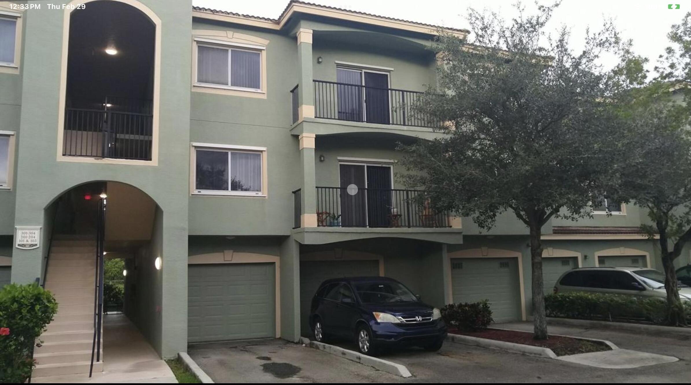 Property Photo:  360 W Crestwood Circle 304  FL 33411 