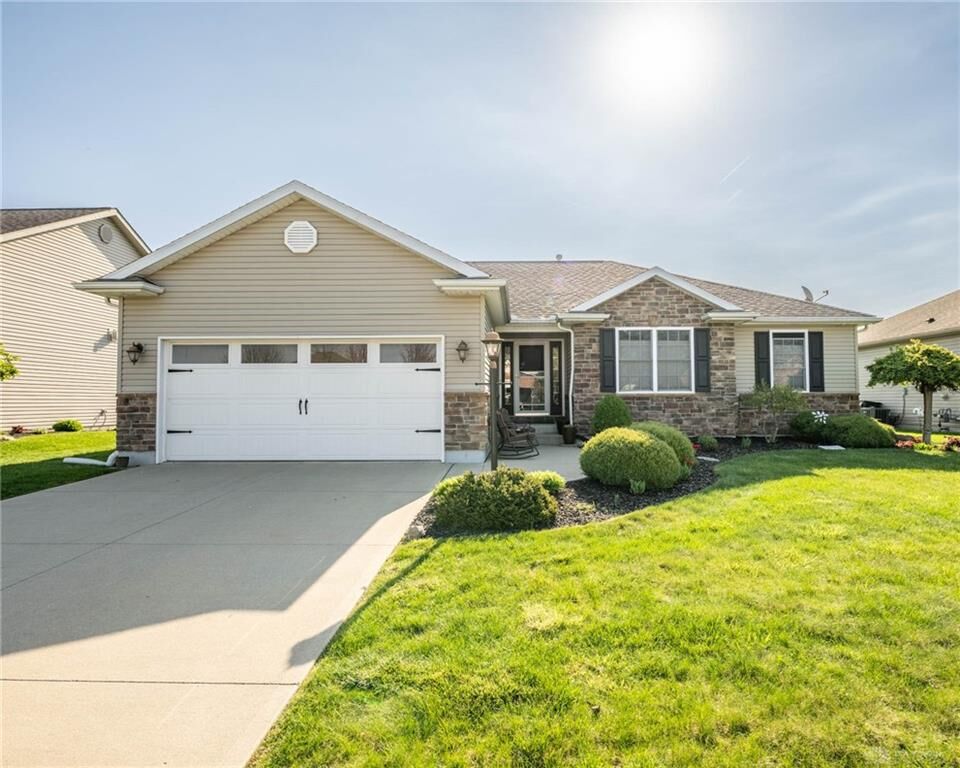 Property Photo:  1123 Parkview Drive  OH 45373 