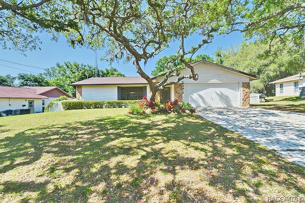 Property Photo:  5929 W Woodside Drive  FL 34429 