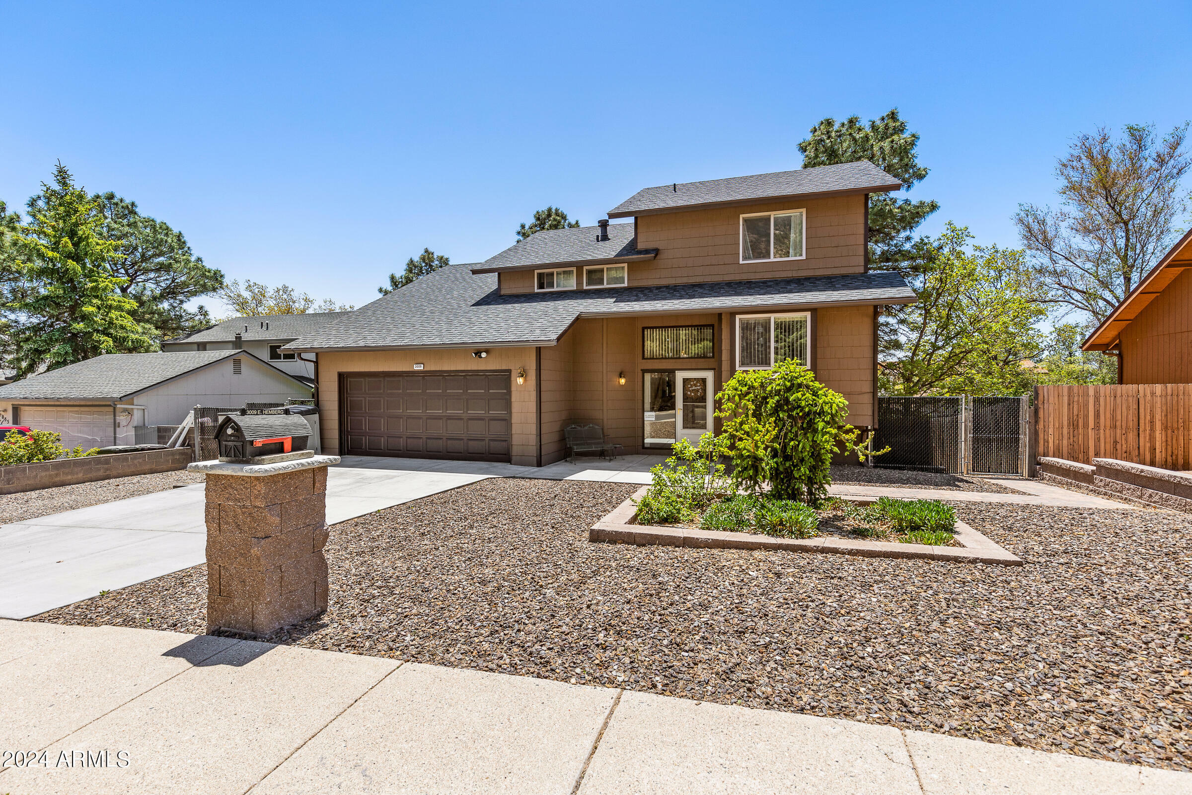 Property Photo:  3009 E Hemberg Drive  AZ 86004 