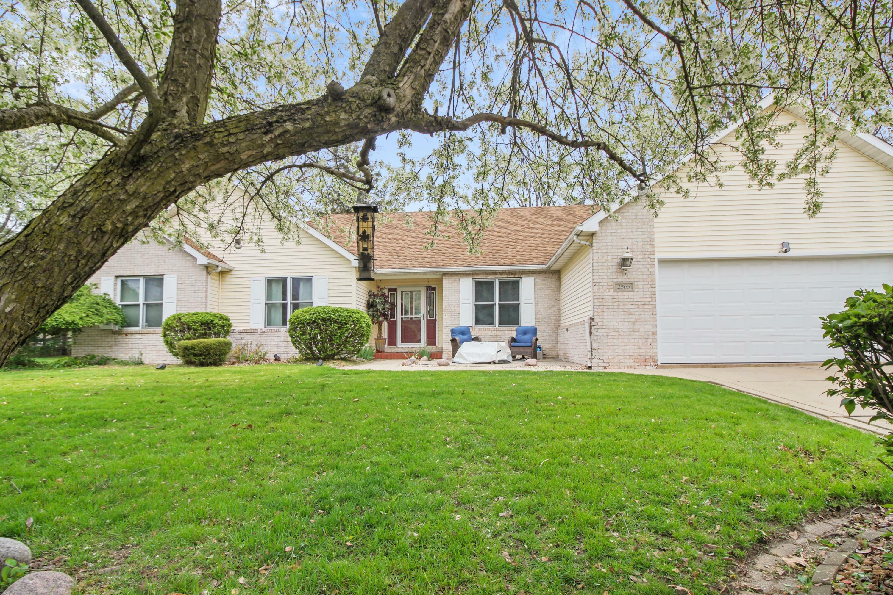 Property Photo: 2565 Churchview Drive IN 46368