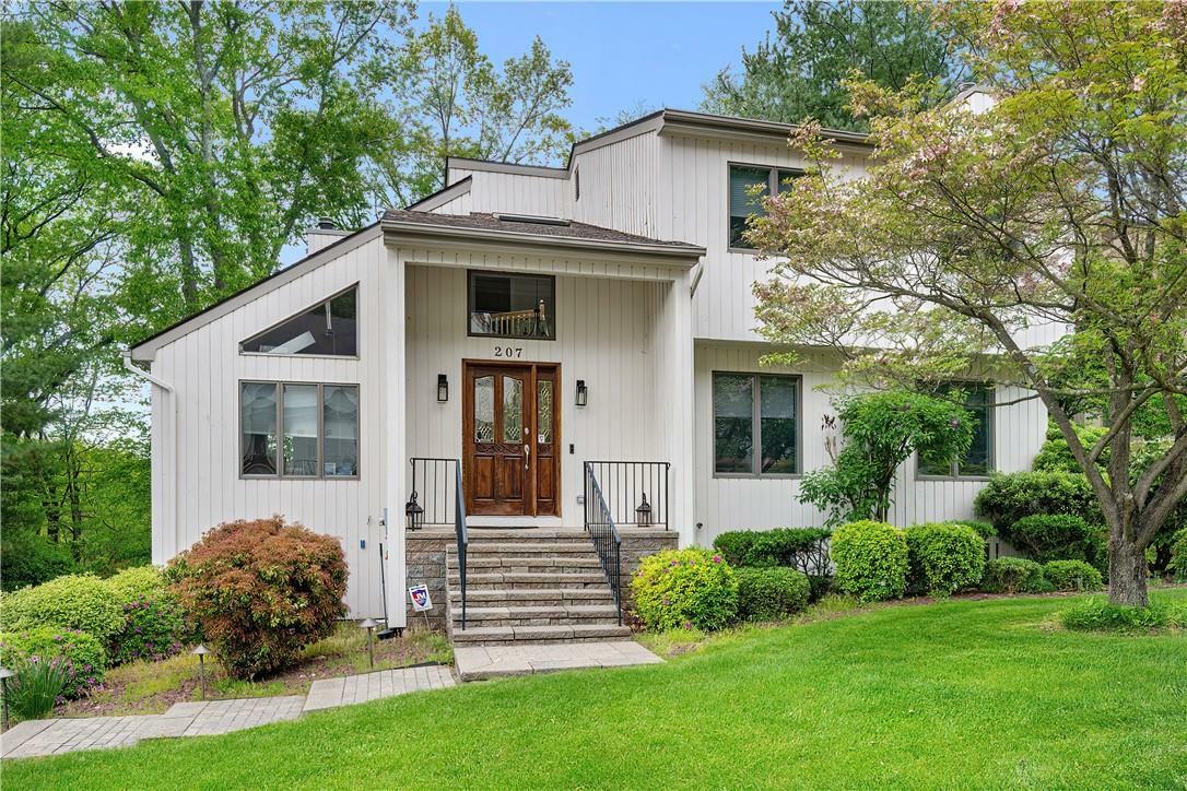 Property Photo:  207 Briarwood Drive  NY 10589 