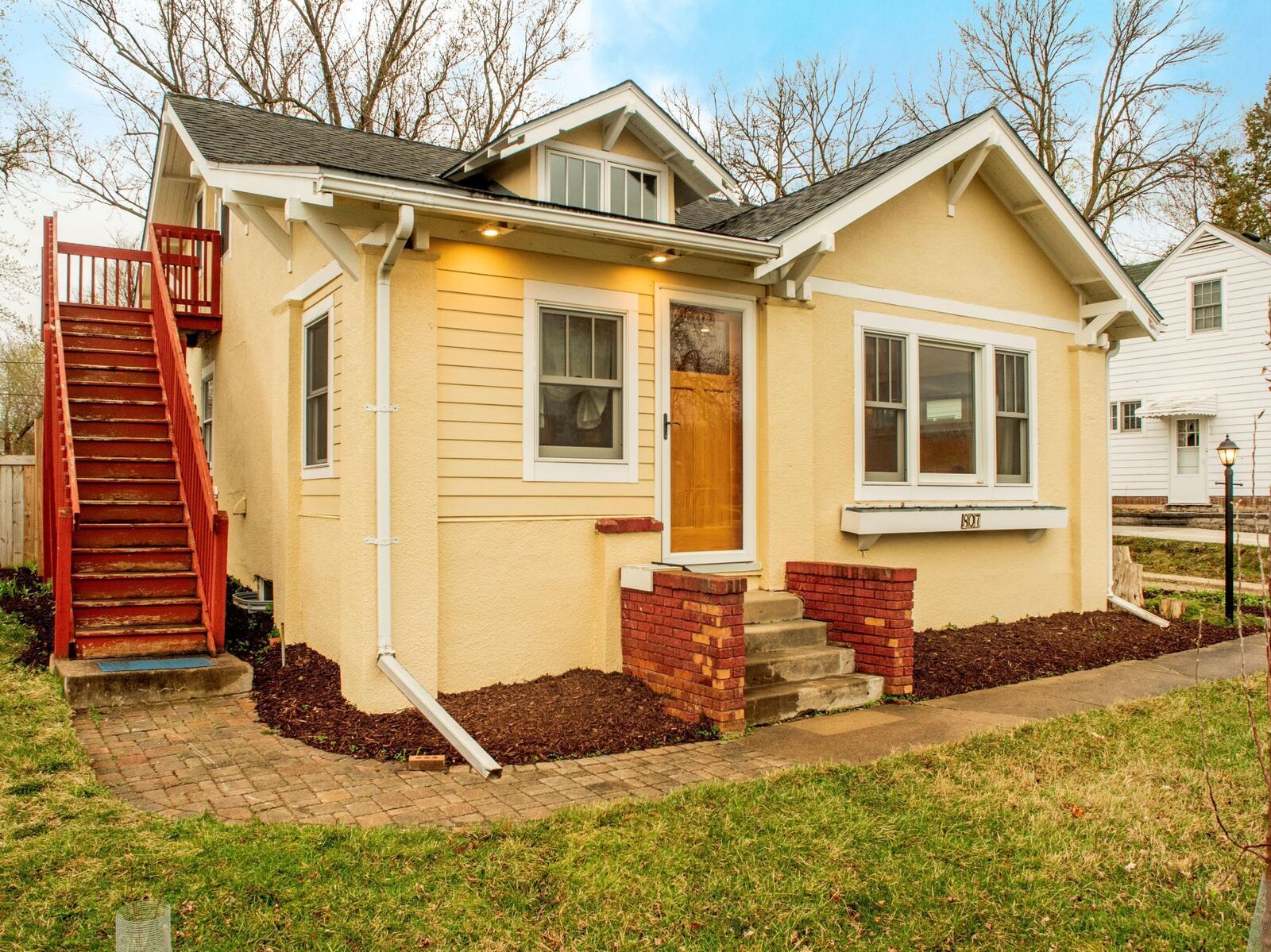 Property Photo: 807 2nd Street W MN 55057