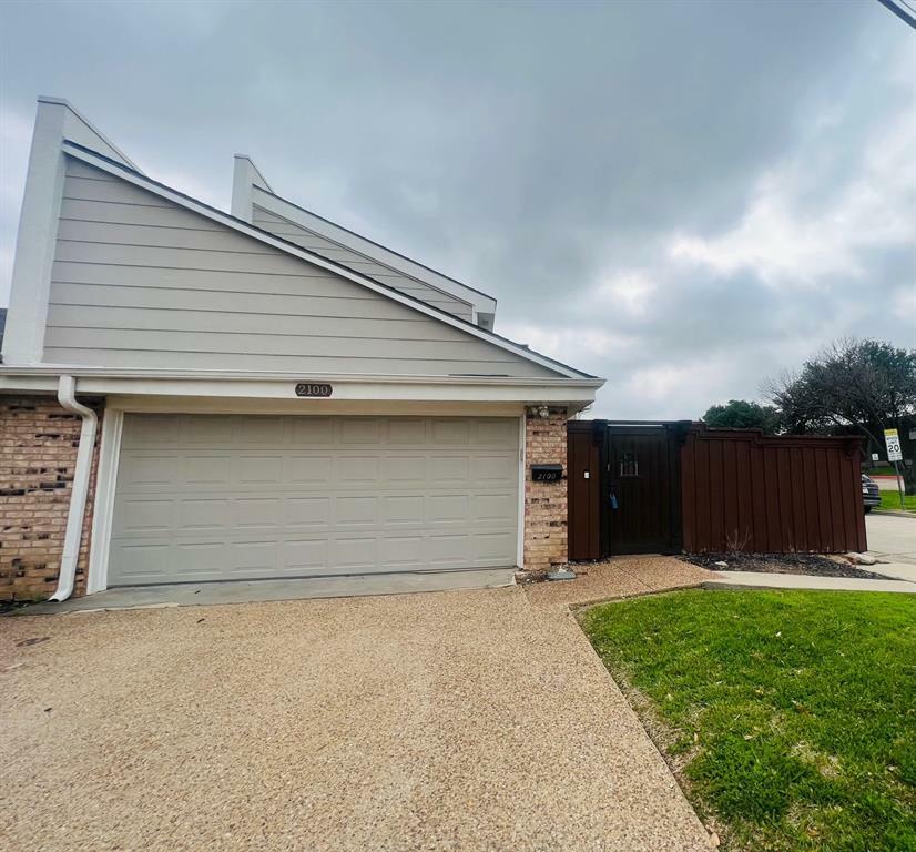 Property Photo: 2100 Willowgate Lane TX 75006