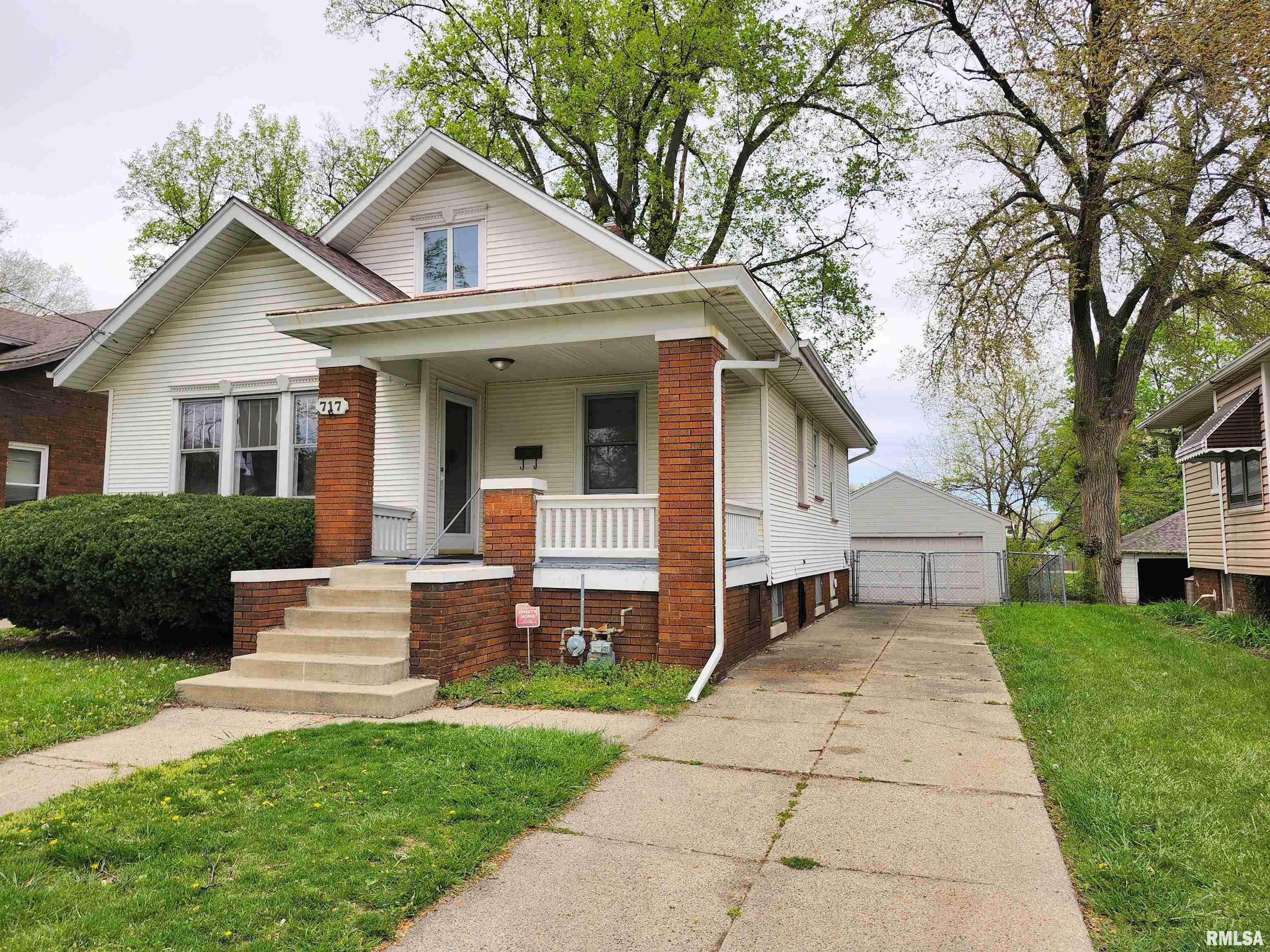 Property Photo:  717 E Frye Avenue  IL 61603 