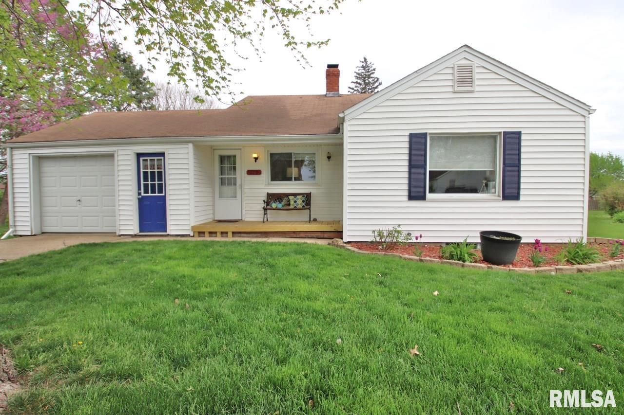 Property Photo: 210 Maplewood Boulevard IL 61525