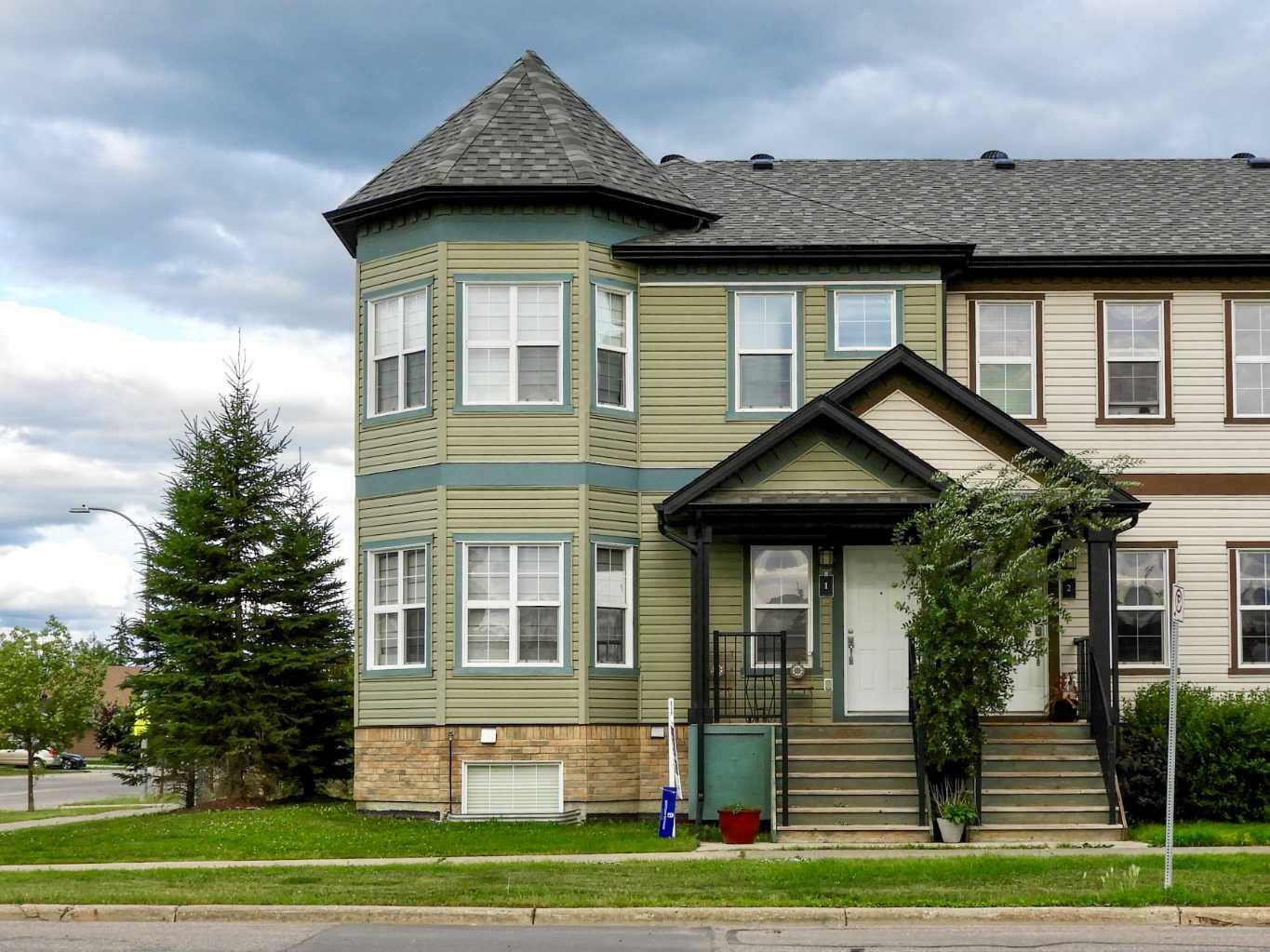 Property Photo:  300 Sparrow Hawk Drive 1  AB T9K 0L3 