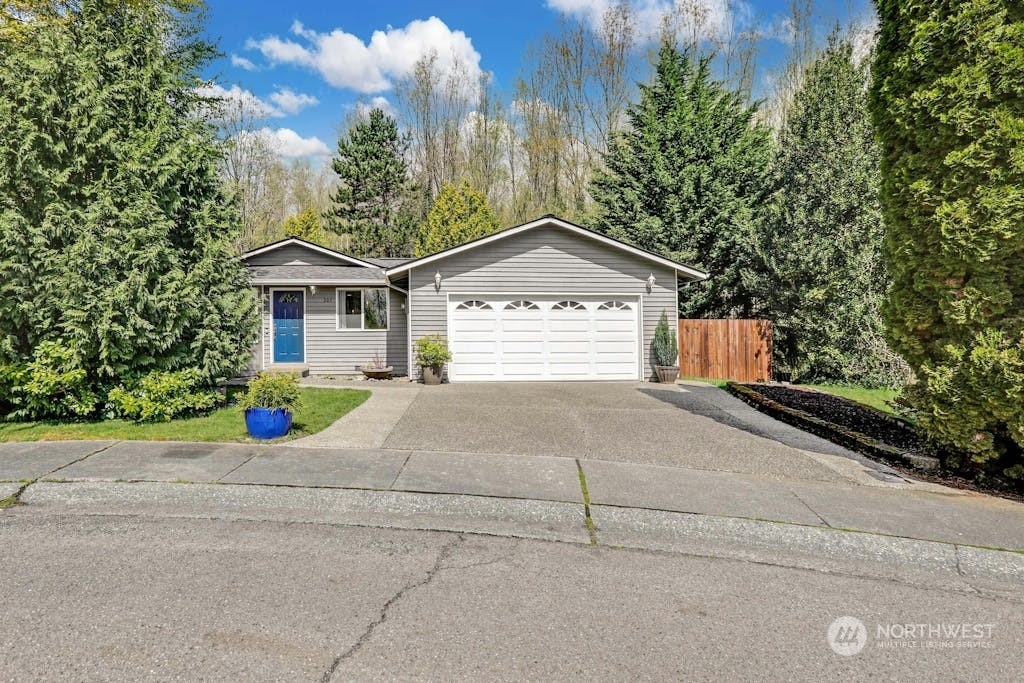 Property Photo:  307 W Pilchuck Street  WA 98252 