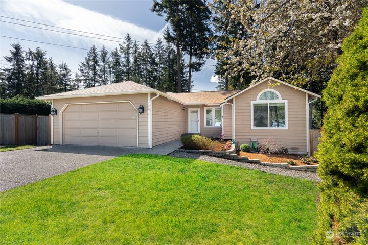 Property Photo: 18817 SE 271st Place WA 98042