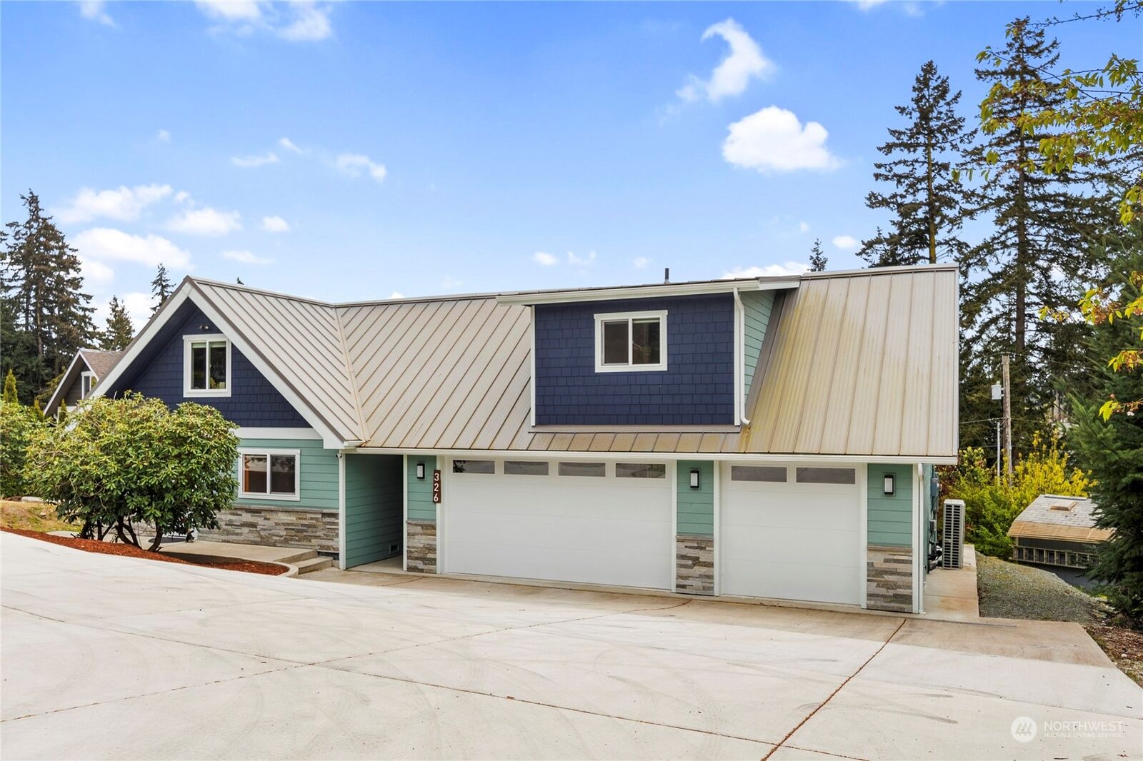 Property Photo:  326 Melrose Drive  WA 98282