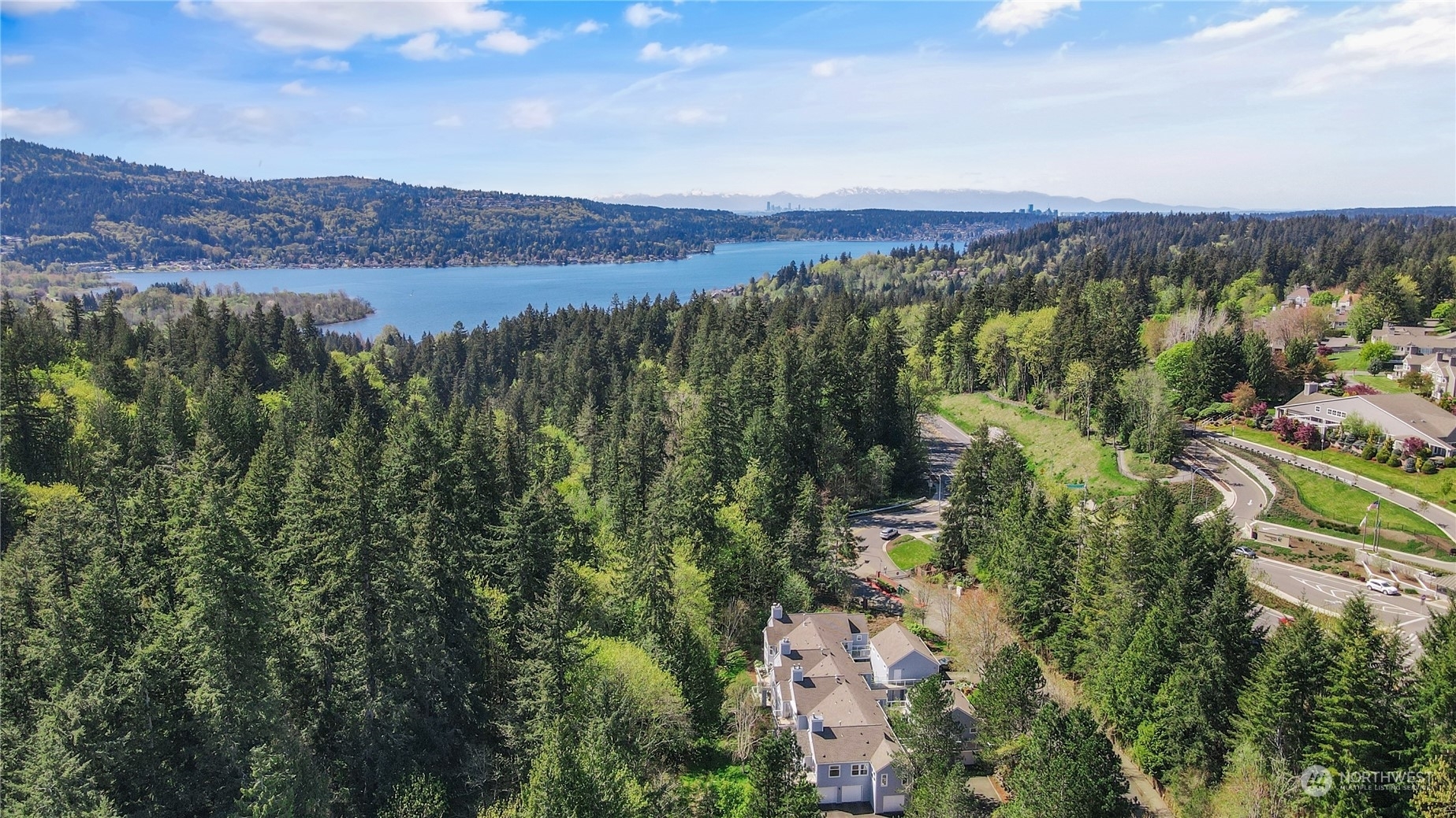 Property Photo:  4307 Providence Point Place SE 2604  WA 98029 