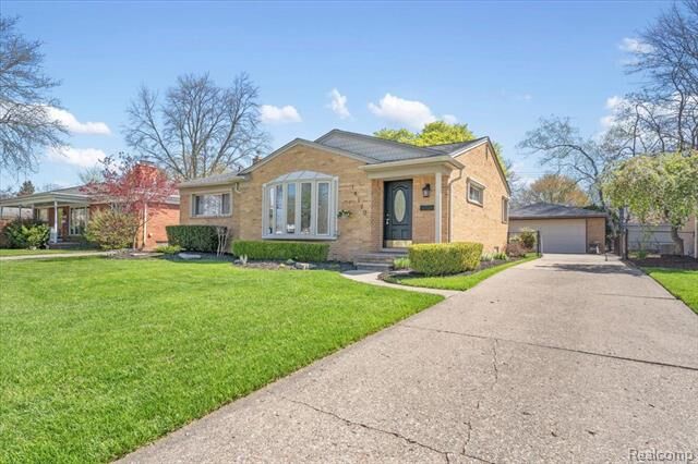 Property Photo: 14170 Foch Street MI 48154