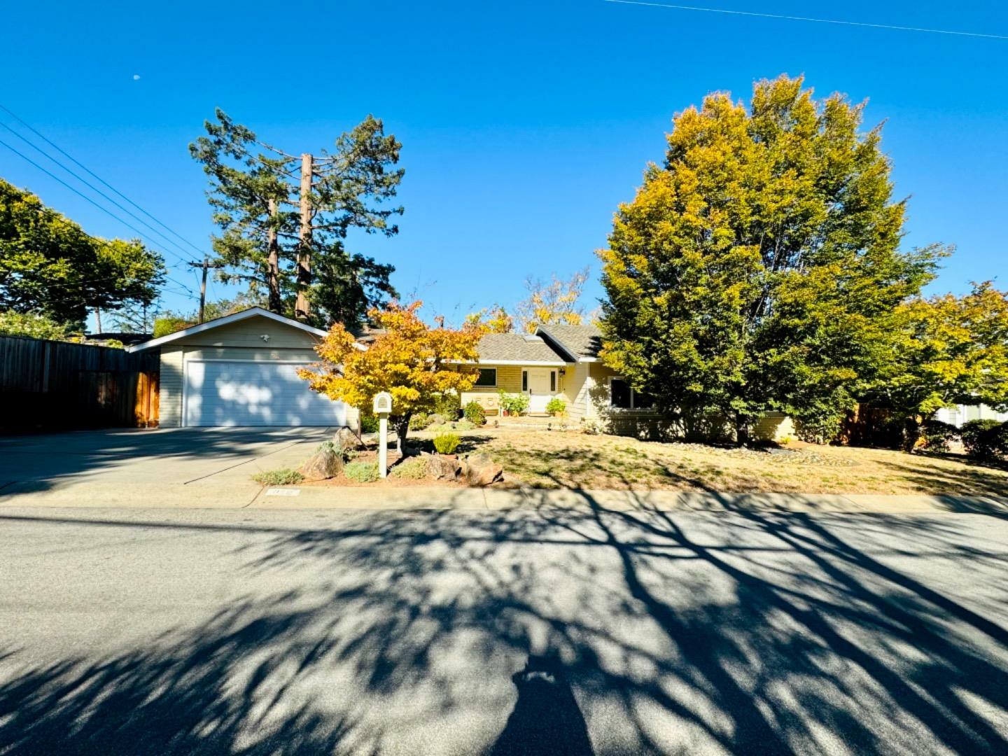 Property Photo:  810 Nash Road  CA 94024 