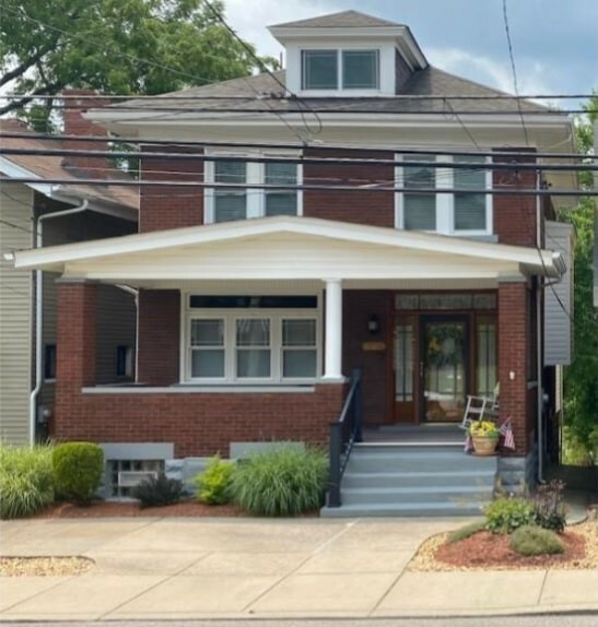 Property Photo:  846 Fordham Ave  PA 15226 