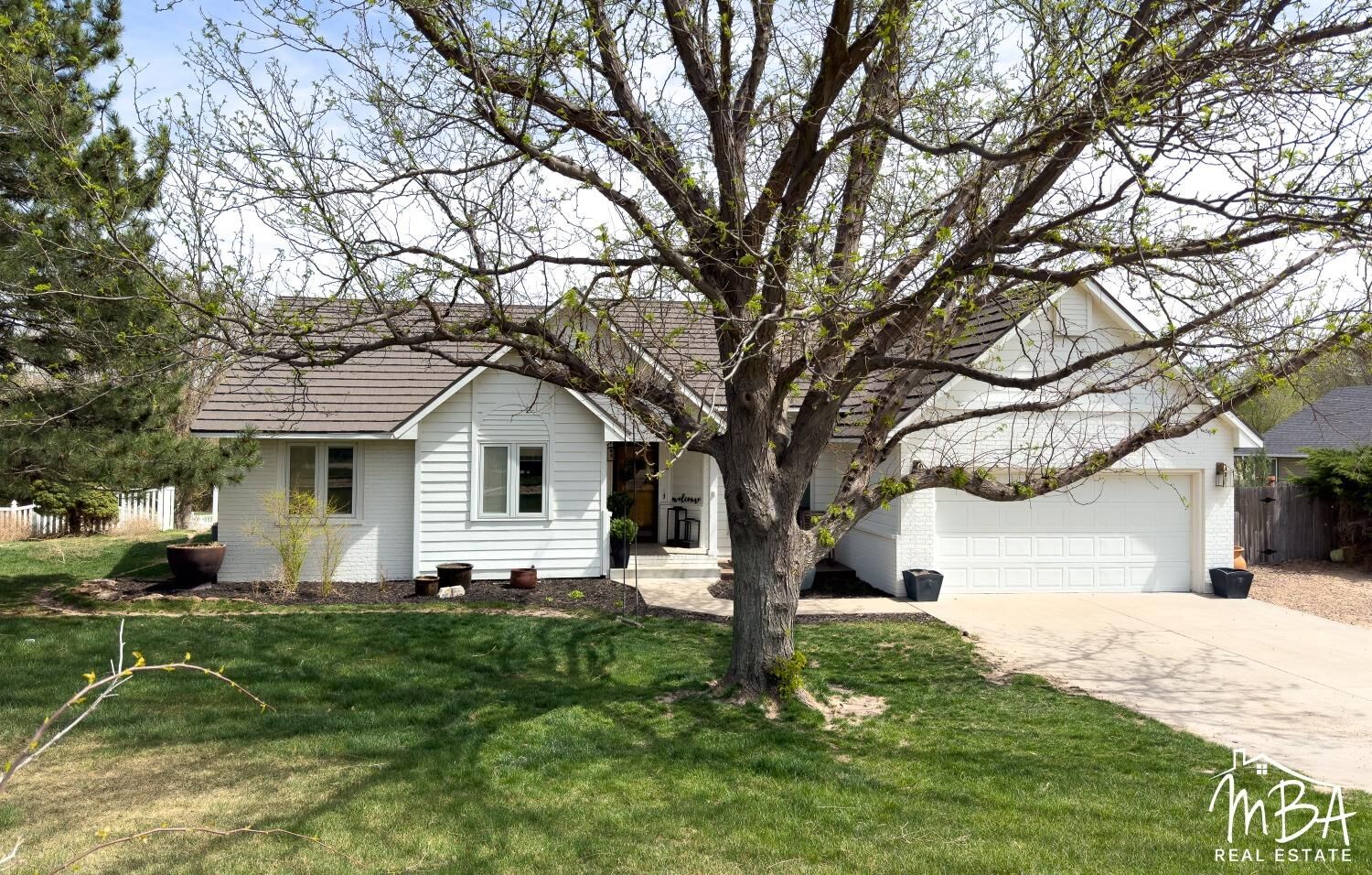Property Photo:  104 Wellington Place  KS 67846 