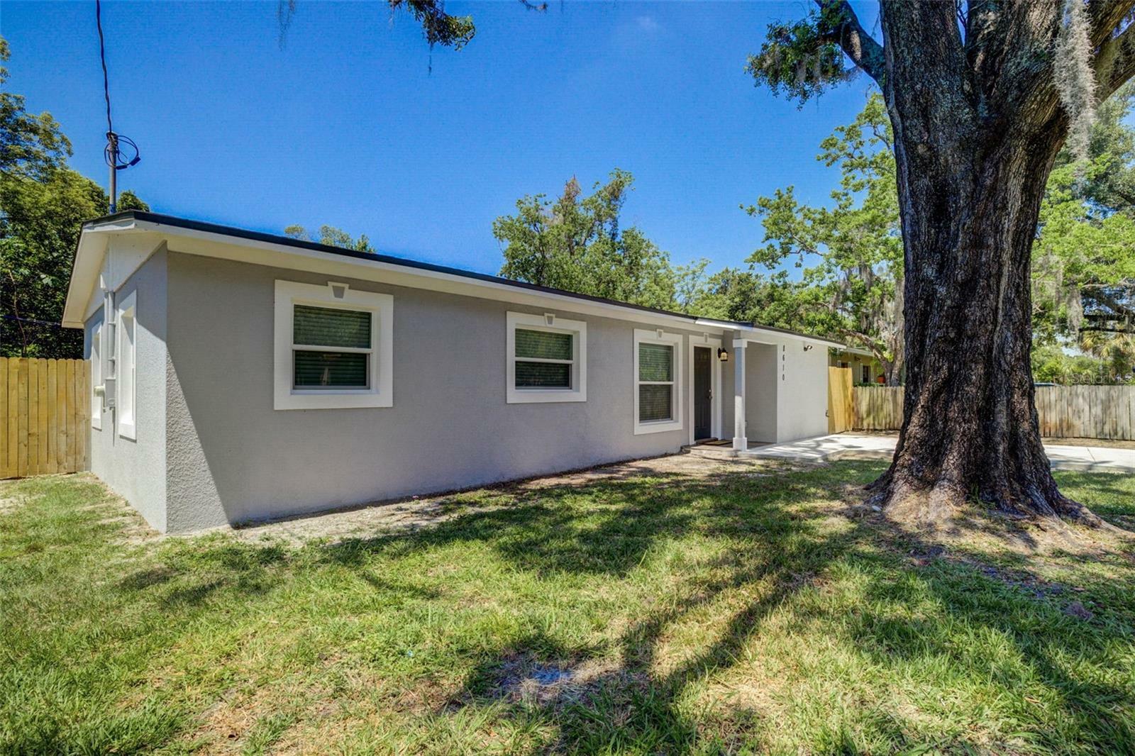 Property Photo:  8610 Tupelo Drive  FL 33637 