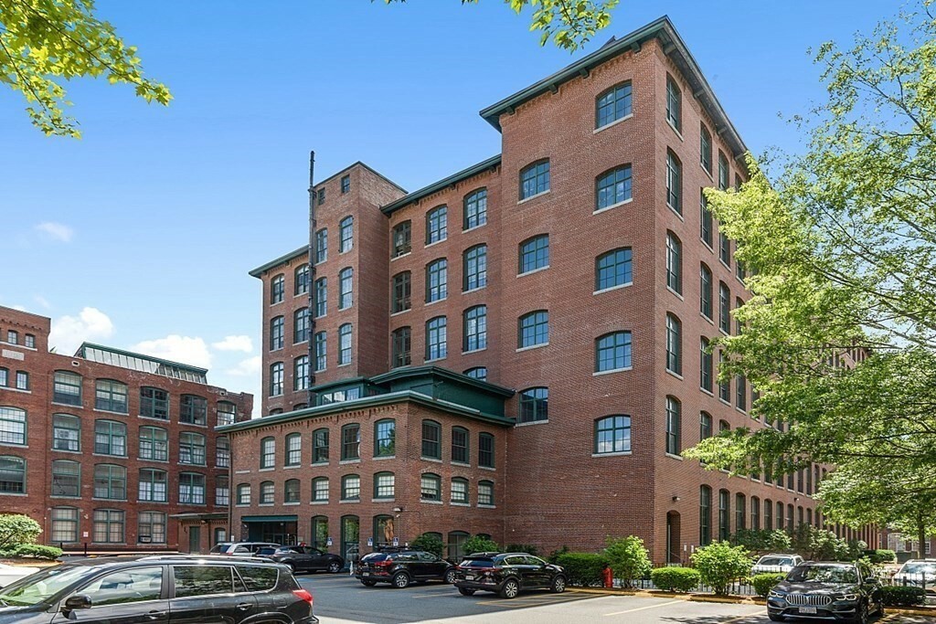 Property Photo:  200 Market Street 317  MA 01852 