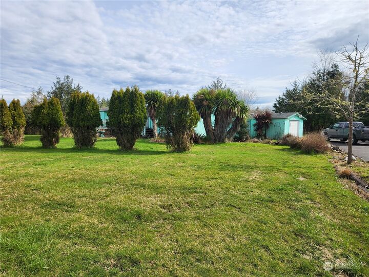 Property Photo: 1907 State Route 101 WA 98624