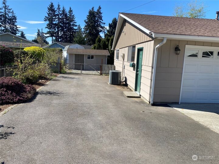 Property Photo: 7206 114th Street Ct E WA 98373