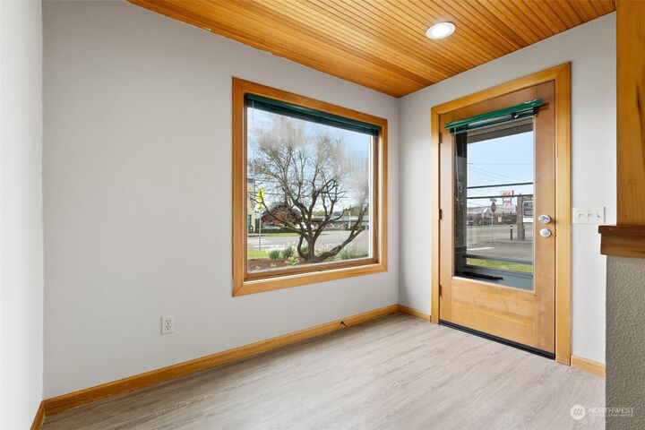 Property Photo:  818 S Market Boulevard  WA 98532 