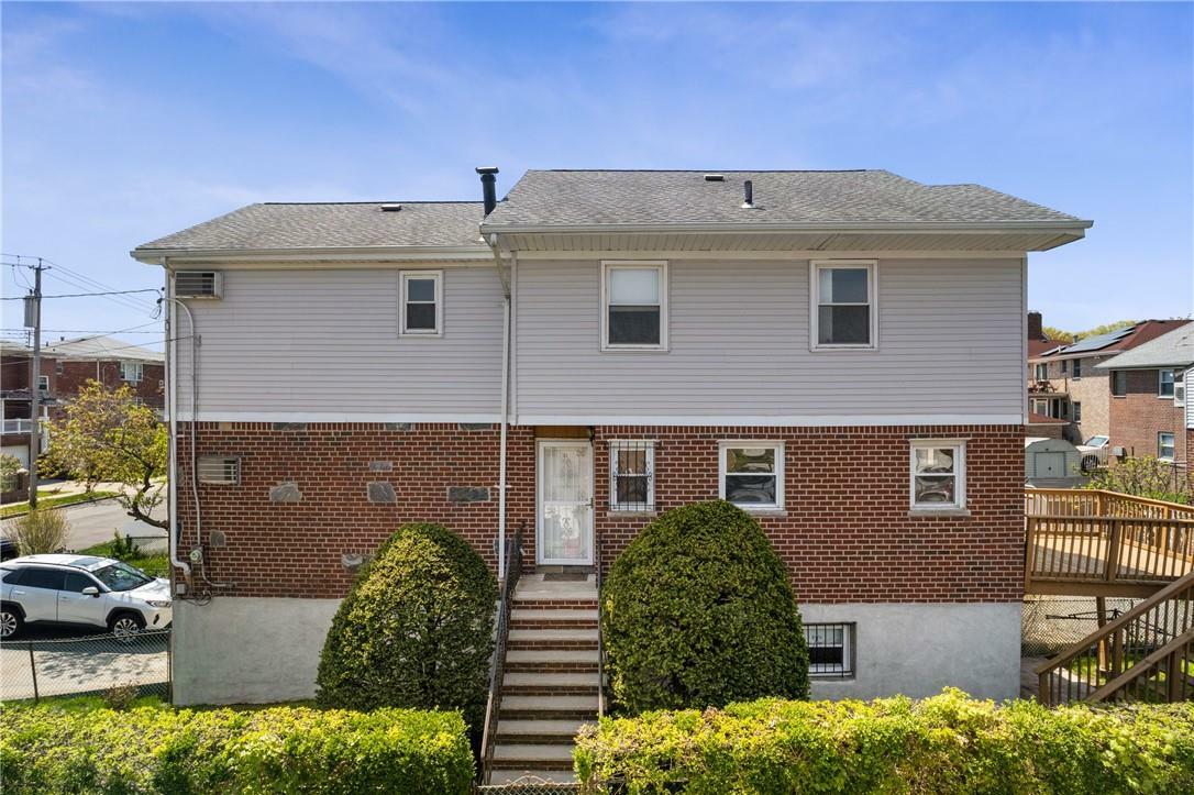 Property Photo:  2359 Wickham Avenue  NY 10469 