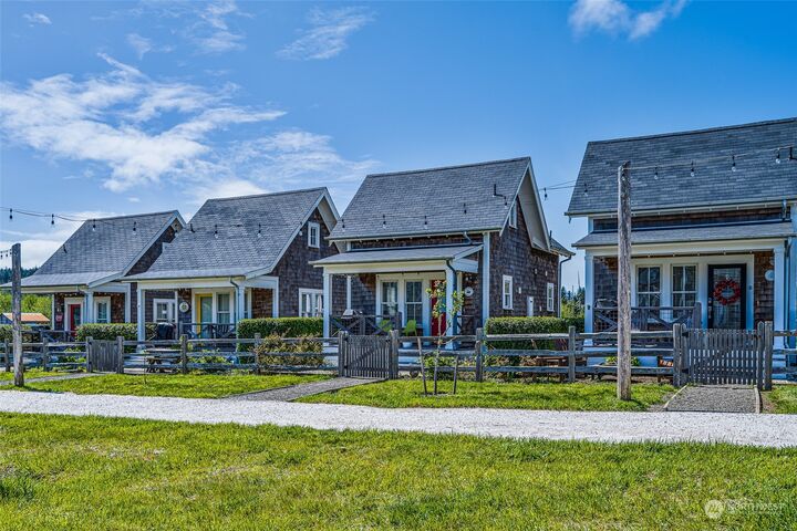 Property Photo:  26 Grove Lane  WA 98571 