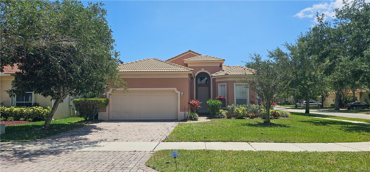 Property Photo:  5602 Sunberry Circle  FL 34951 