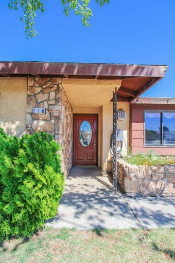 Property Photo:  218 S Sunland St  CA 93555 