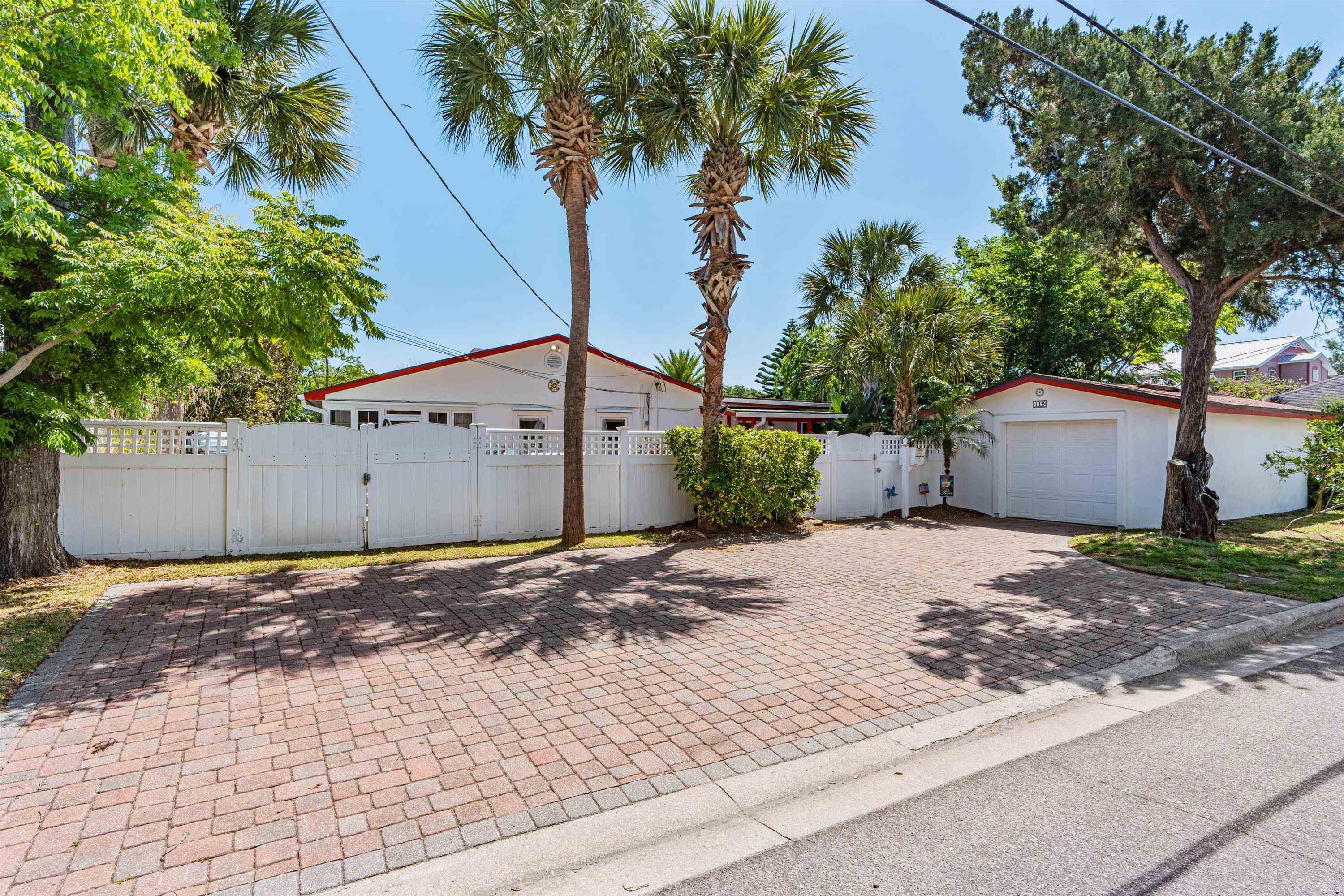 Property Photo:  119 Washington St  FL 32084 