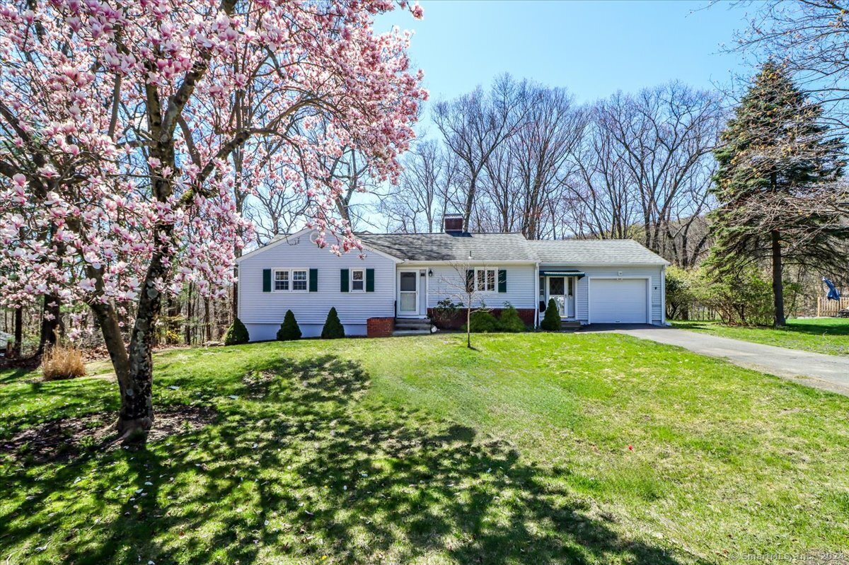 Property Photo: 7 Mohawk Circle CT 06811