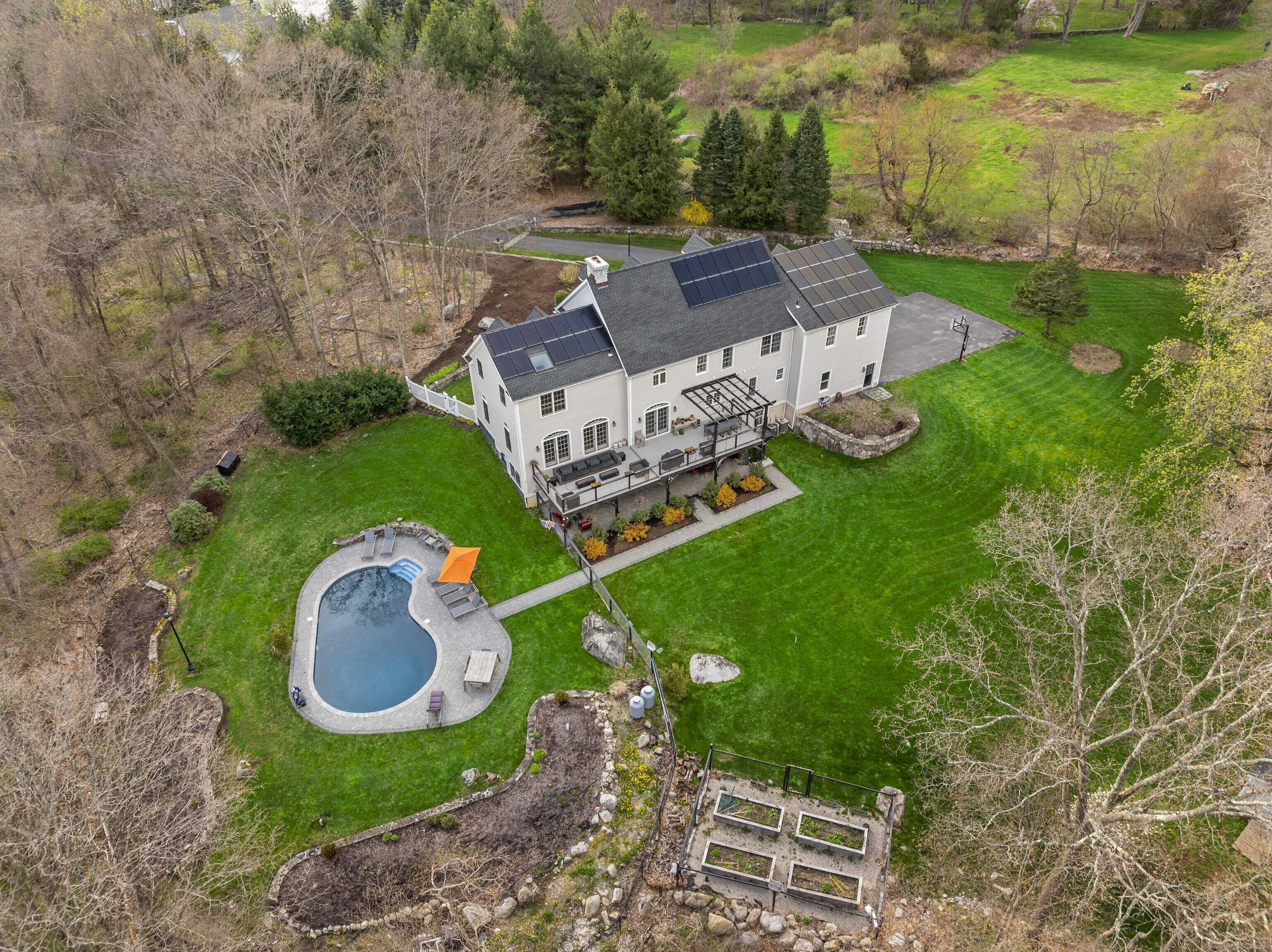 Property Photo: 19 Merlins Lane CT 06470